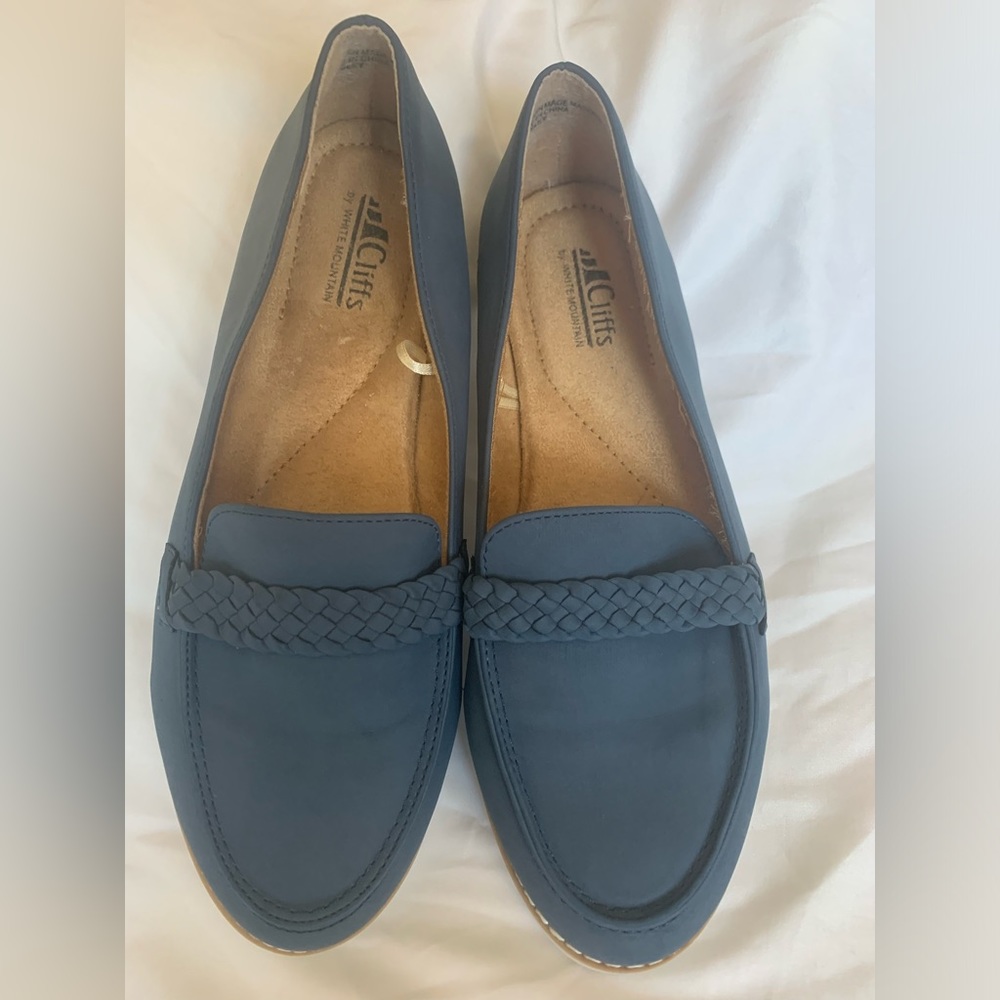 Cliffs by White Mountain Suede Slip Ons in Dorsey Blue Size 10